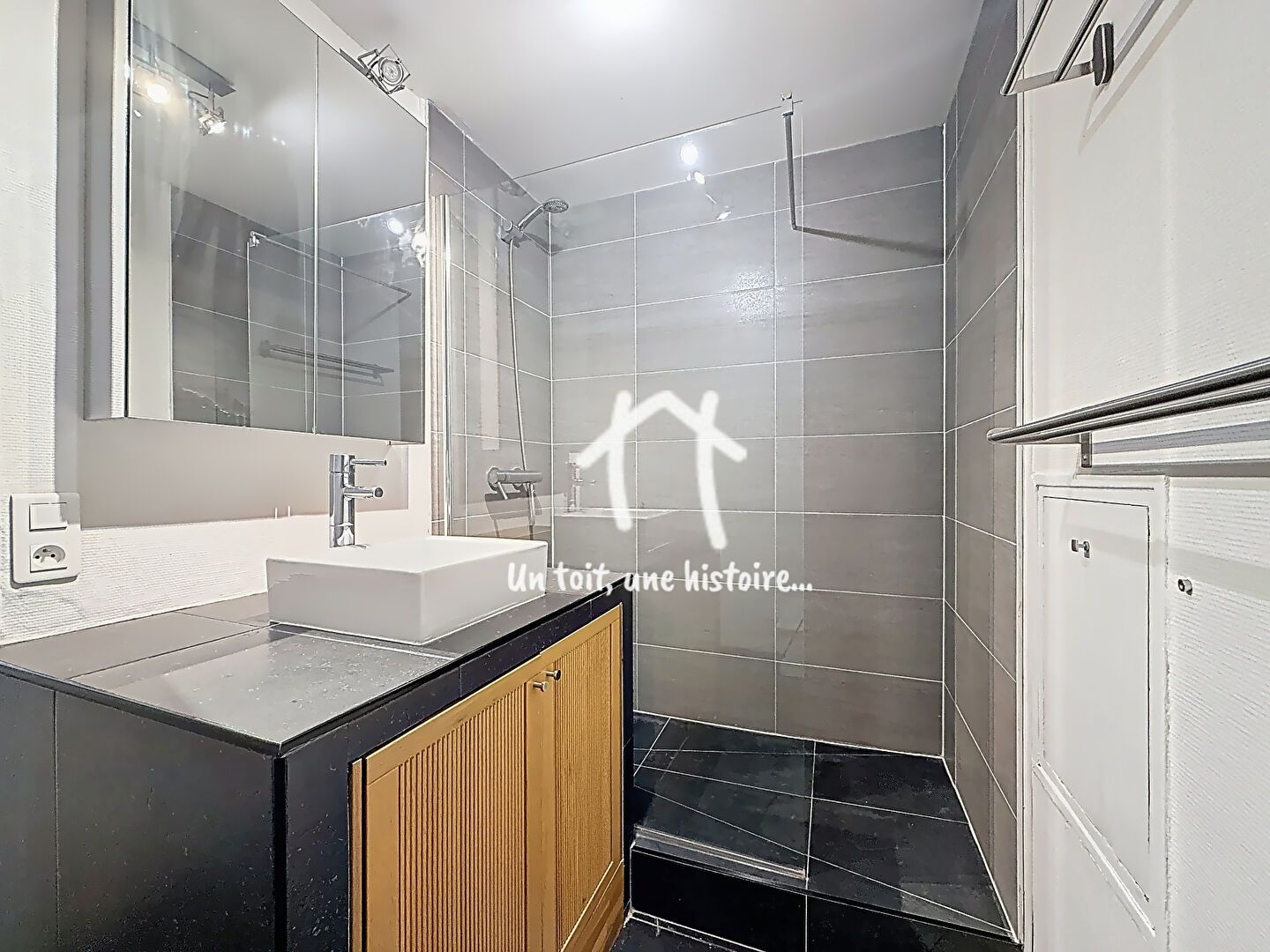 appartement 2 Pièces en vente sur COURBEVOIE (92400)